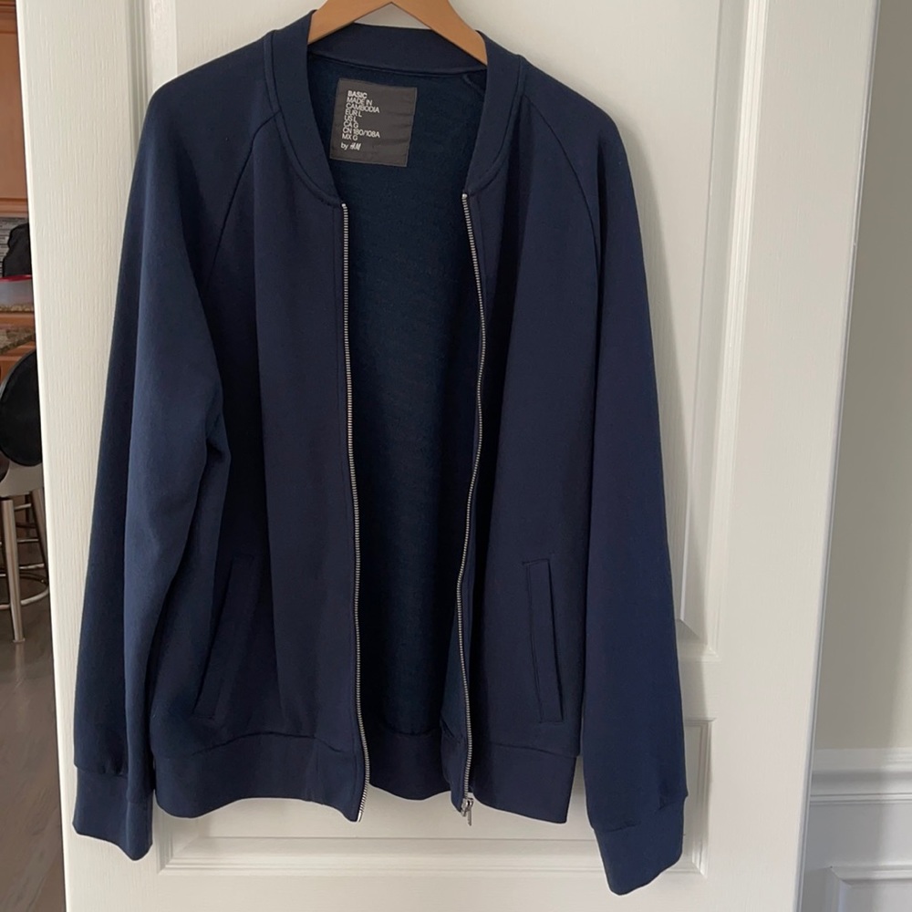 Large H&M men’s navy zip up